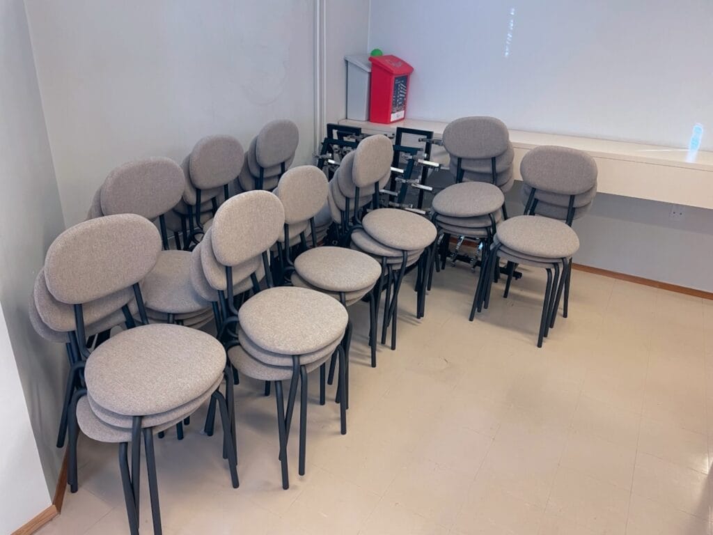 K3-Isännöinti - lisätuolit